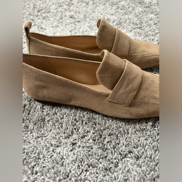 Vince Camuto - Picture 3 of 5